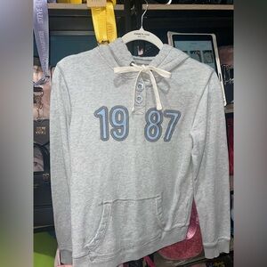 Aeropostal jacket 🤍🩶🖤1987